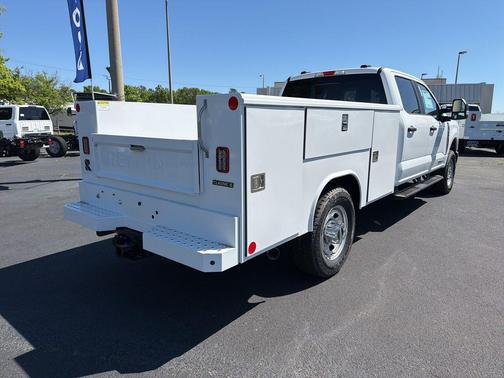 Oxford White 2026 Ford F-350 XL