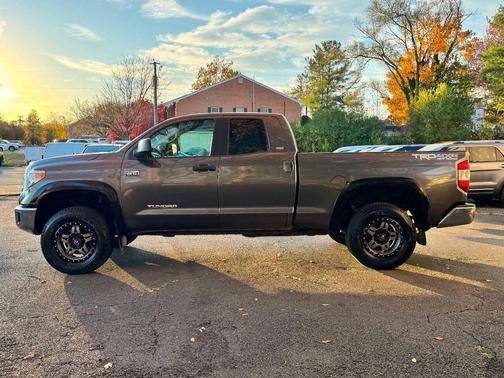 2014 Toyota Tundra SR5