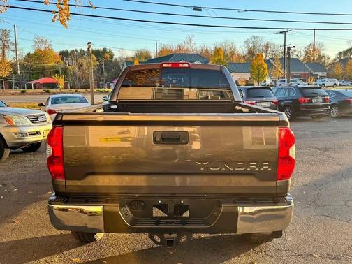2014 Toyota Tundra SR5