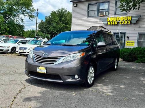 2012 Toyota Sienna XLE