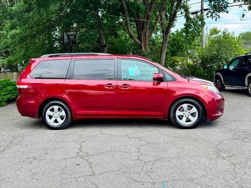 2012 Toyota Sienna LE