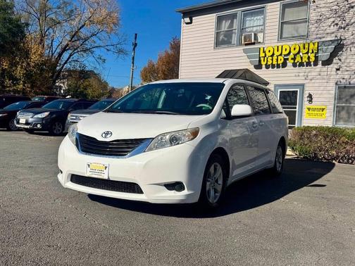 2011 Toyota Sienna LE