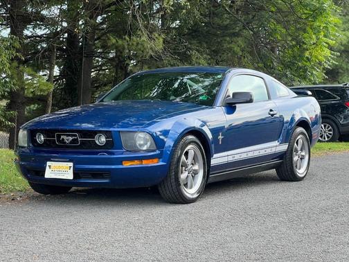 2006 Ford Mustang Deluxe
