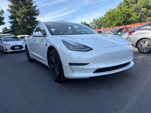 2020 Tesla Model 3 Standard Range Plus