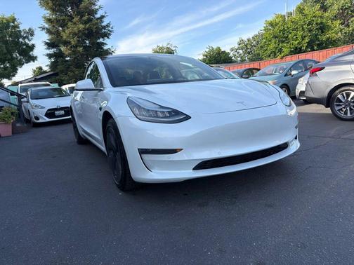 2020 Tesla Model 3 Standard Range Plus