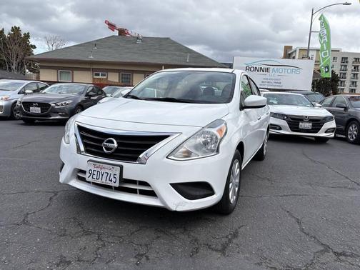 2016 Nissan Versa 1.6 SV