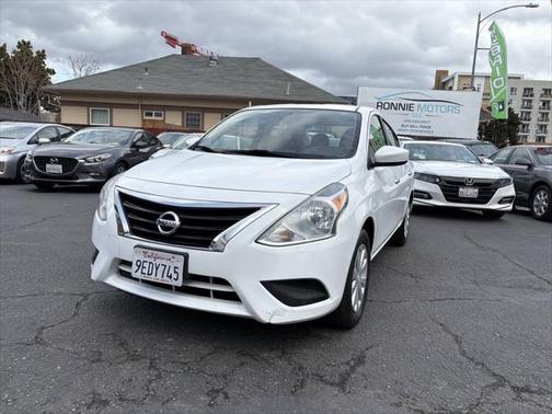 2016 Nissan Versa 1.6 SV