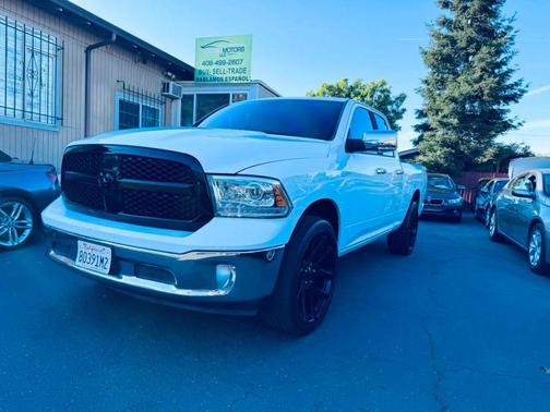 Bright White Clearcoat 2014 RAM 1500 Laramie