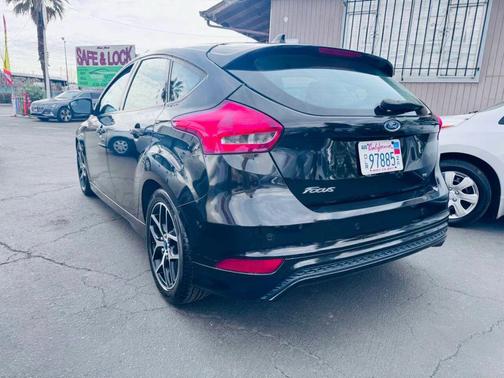 Ruby Red Metallic Tinted Clearcoat 2015 Ford Focus SE