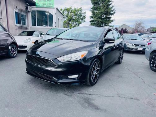 Ruby Red Metallic Tinted Clearcoat 2015 Ford Focus SE