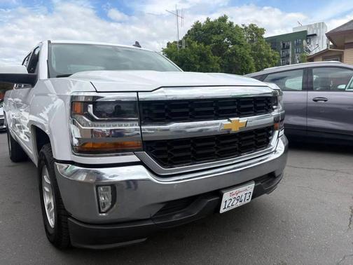 Summit White 2018 Chevrolet Silverado 1500 1LT