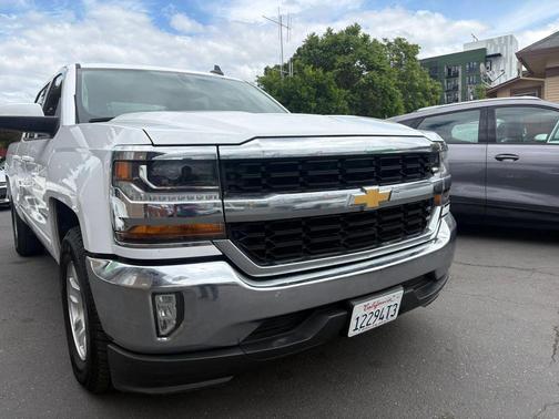 Summit White 2018 Chevrolet Silverado 1500 1LT