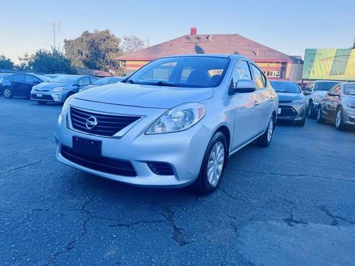 2014 Nissan Versa 1.6 SV
