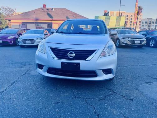 2014 Nissan Versa 1.6 SV