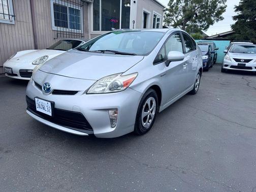 Classic Silver Metallic 2015 Toyota Prius Three