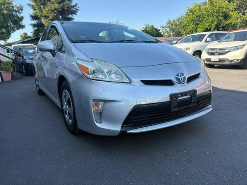 Classic Silver Metallic 2015 Toyota Prius Three