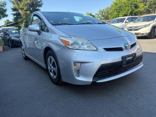 Classic Silver Metallic 2015 Toyota Prius Three