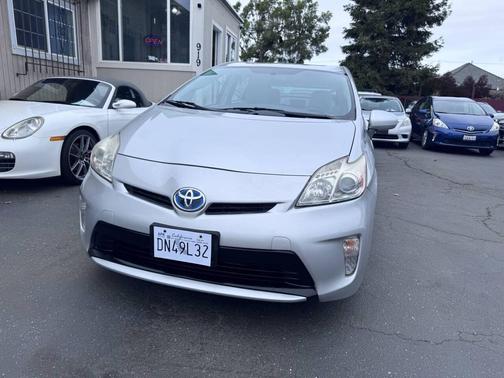 Classic Silver Metallic 2015 Toyota Prius Three