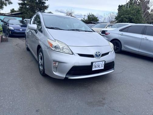 Classic Silver Metallic 2015 Toyota Prius Three