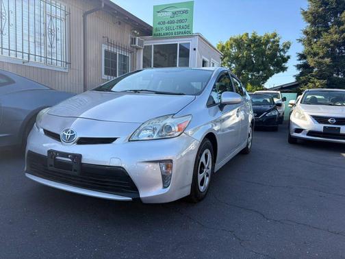 Classic Silver Metallic 2015 Toyota Prius Three