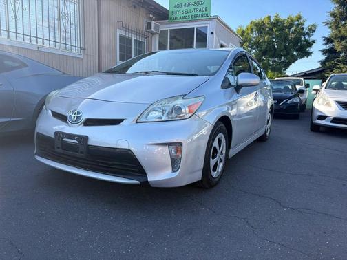 Classic Silver Metallic 2015 Toyota Prius Three
