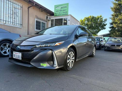 Magnetic Gray Metallic 2020 Toyota Prius Prime XLE