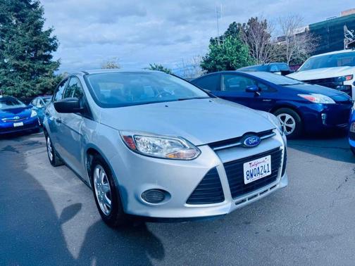 Ingot Silver Metallic 2013 Ford Focus S