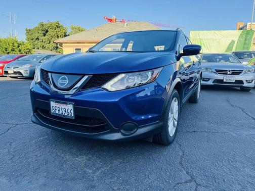 2018 Nissan Rogue Sport SV