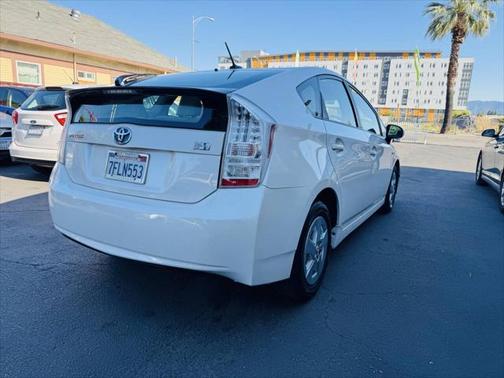 2010 Toyota Prius III
