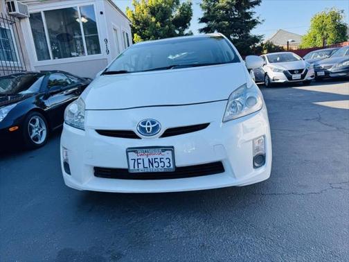 2010 Toyota Prius III