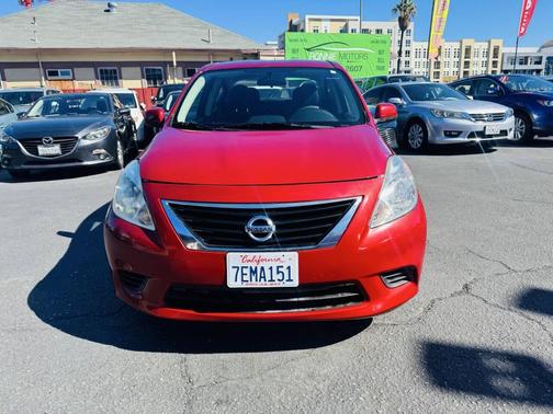 2014 Nissan Versa 1.6 SV