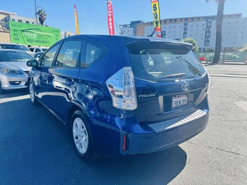 2013 Toyota Prius v Three