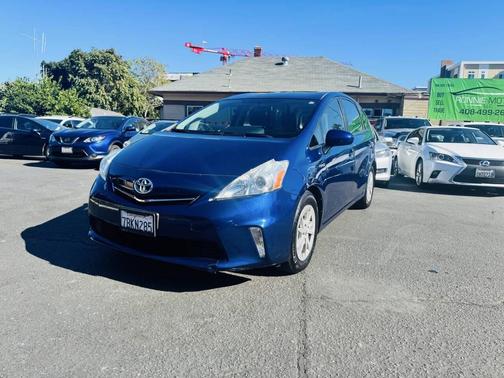 2013 Toyota Prius v Three