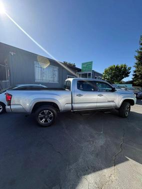 Silver Sky Metallic 2018 Toyota Tacoma TRD Sport