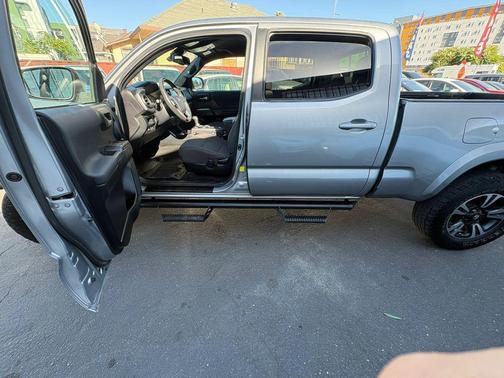 Silver Sky Metallic 2018 Toyota Tacoma TRD Sport