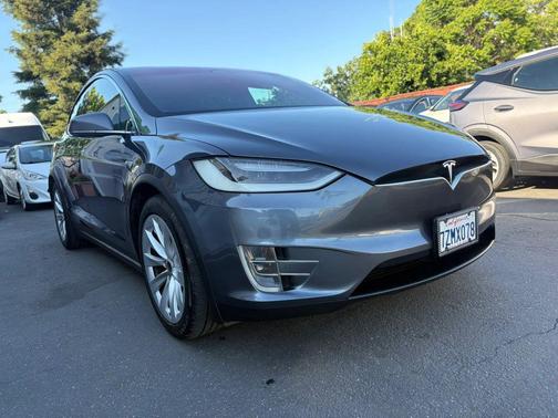 2017 Tesla Model X 90D