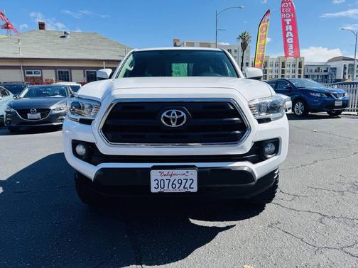 2016 Toyota Tacoma SR5