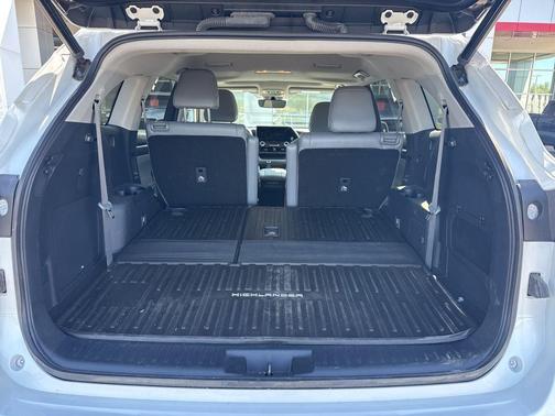 Wind Chill Pearl 2023 Toyota Highlander Limited