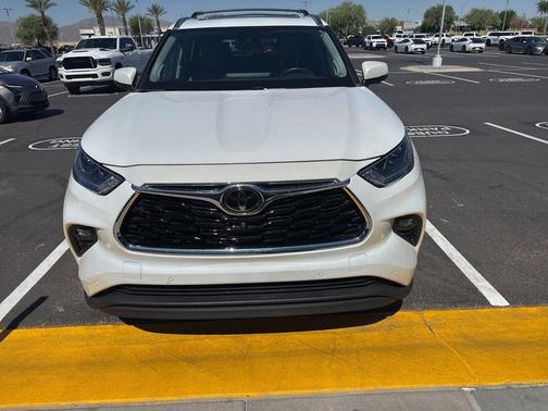 Wind Chill Pearl 2023 Toyota Highlander Limited