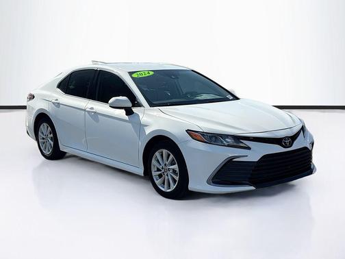 Ice Cap 2024 Toyota Camry LE