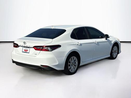 Ice Cap 2024 Toyota Camry LE