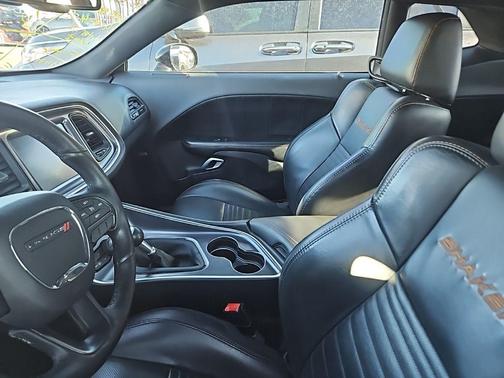 Pitch Black Clearcoat 2015 Dodge Challenger R/T Plus