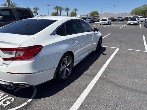Platinum White 2018 Honda Accord Touring