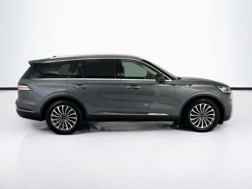 ASHER GRAY MET CC 2023 Lincoln Aviator Reserve