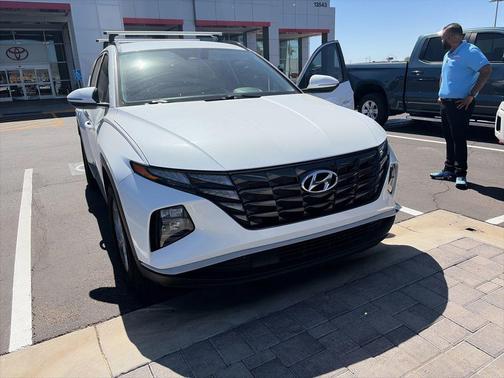 Quartz White 2022 Hyundai TUCSON SEL