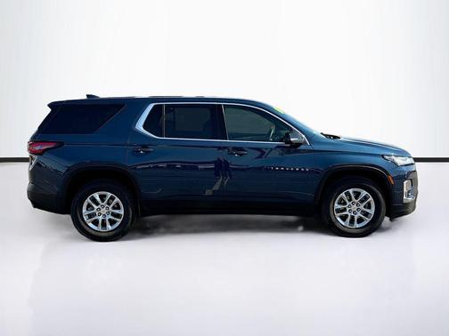 Northsky Blue Metallic 2022 Chevrolet Traverse LS