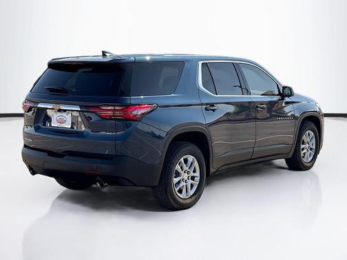 Northsky Blue Metallic 2022 Chevrolet Traverse LS