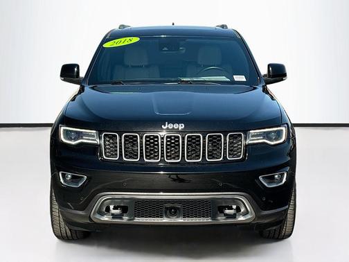 Diamond Black Crystal Pearlcoat 2018 Jeep Grand Cherokee Sterling Edition