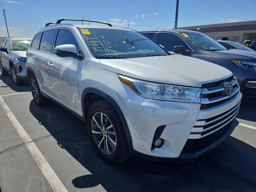 Blizzard Pearl 2019 Toyota Highlander XLE