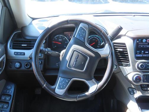 White Frost Tricoat 2019 GMC Yukon XL Denali